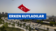 Pendikli gençler 19 Mayıs’ı, dev Türk bayrağı desenli uçurtmayı uçurarak kutladılar