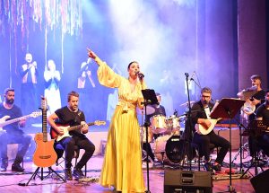 Tuzla Belediyesi 2021-2022 Kültür Sanat Sezonu Dokunanlar Sergisi Ve Sevcan Orhan Konseri İle Açıldı