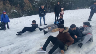Sultanbeyli Belediyesi Çocukların Kar Sevincine Ortak Oldu
