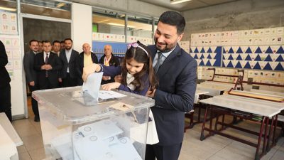 Kağıthane’deki beş yıllık belediye başkanlığı görevinin ardından yeniden AK Parti’den