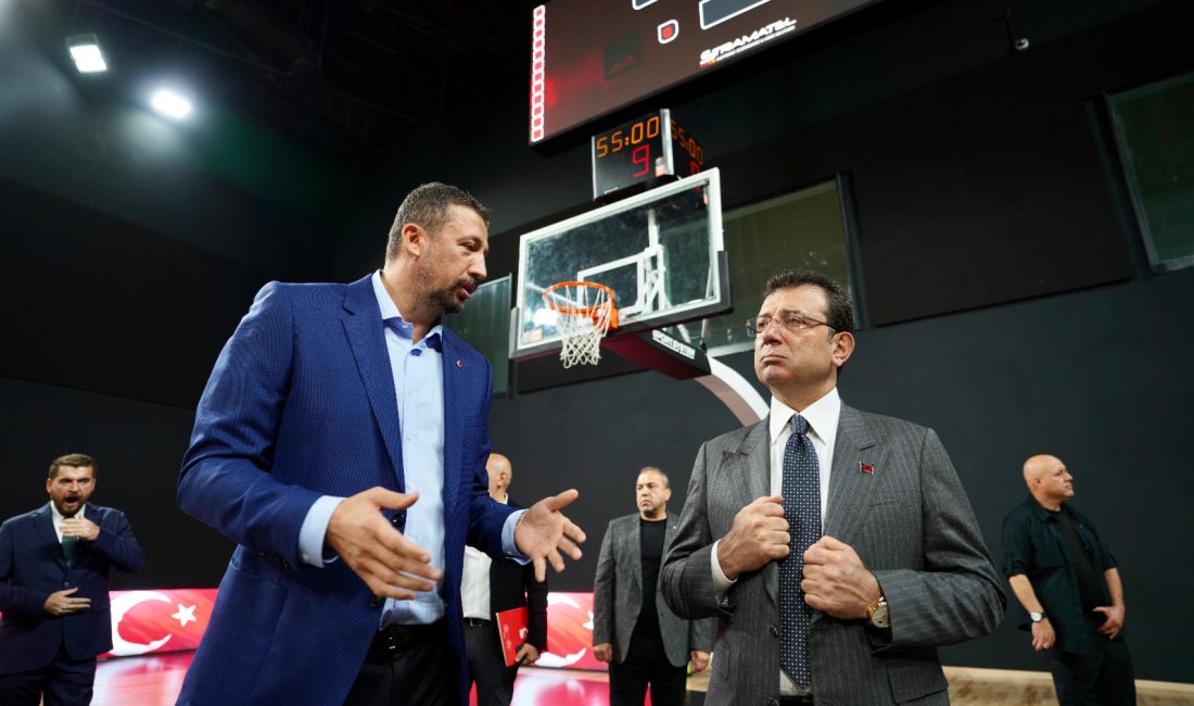 TBB ve İBB Başkanı Ekrem İmamoğlu, TBF Başkanı Hidayet Türkoğlu’nun