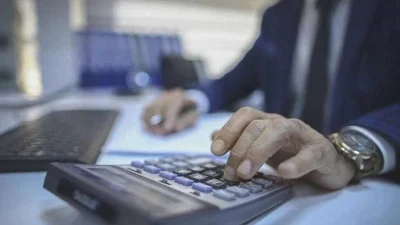 Yeni düzenlemeyle, kamu kurumlarına memur alımında uygulanan 35 yaş sınırı