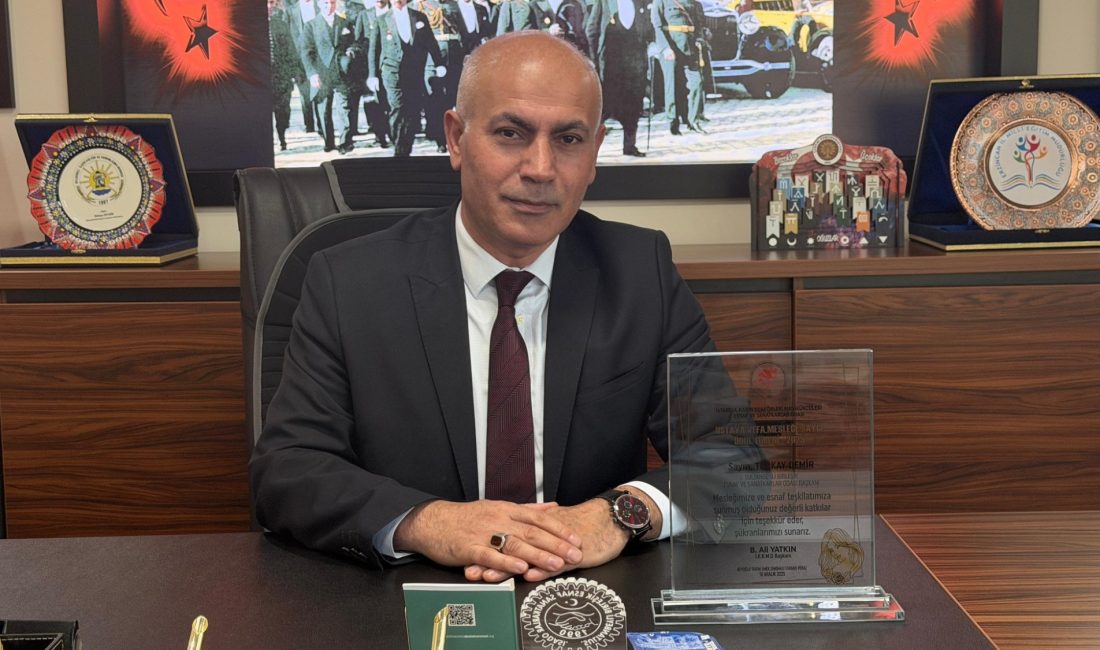 SULTANBEYLİ BİRLEŞİK ESNAF VE SANATKÂRLAR ODASI BAŞKANI TÜRKAY DEMİR’E ANLAMLI