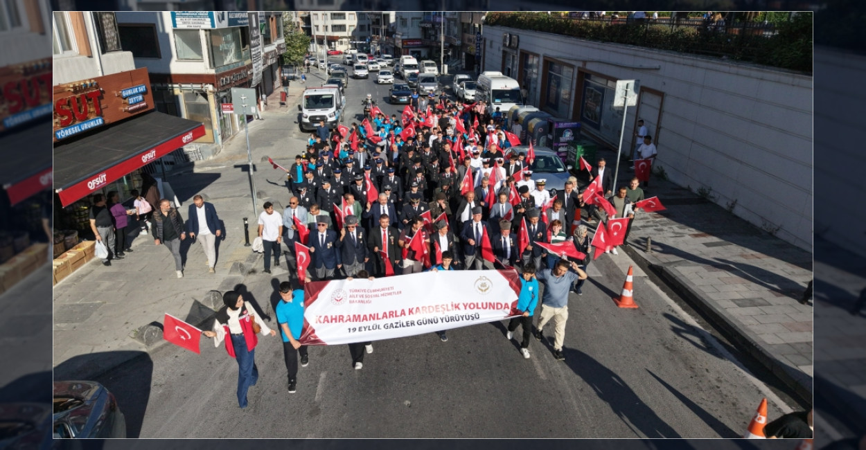 Arnavutköy'de 19 Eylül Gaziler Günü dolayısıyla kortej yürüyüşü ve vefa