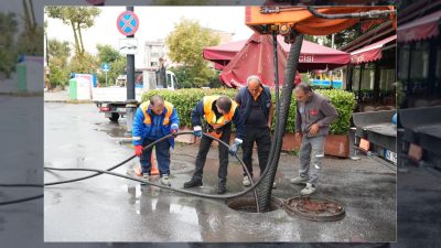 Tuzla Belediyesi ekipleri yağışlı havada mazgal temizliği ve altyapı çalışmalarını