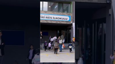 Arnavutköy Belediyesi tarafından Piri Reis İlkokulu'nda Sıfır Atık Şenliği gerçekleştirildi.
