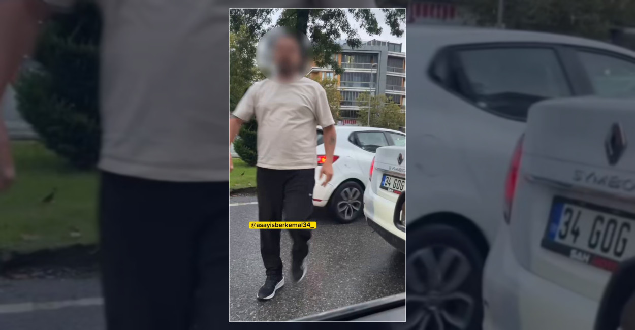 İstanbul Sancaktepe'de trafikte seyir halindeyken tartıştığı diğer sürücünün önünü kesen