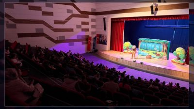 Arnavutköy Belediyesi kültür merkezlerinde sahnelenen Orman Kralı Aslan Müzikali, minik