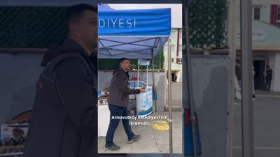 Arnavutköy Belediyesi, KPSS heyecanı yaşayan adayları okul önlerinde gerçekleştirdiği ikramlarla