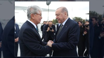 Cumhurbaşkanı Recep Tayyip Erdoğan, resmî ziyaret kapsamında Türkiye'ye gelen Kazakistan